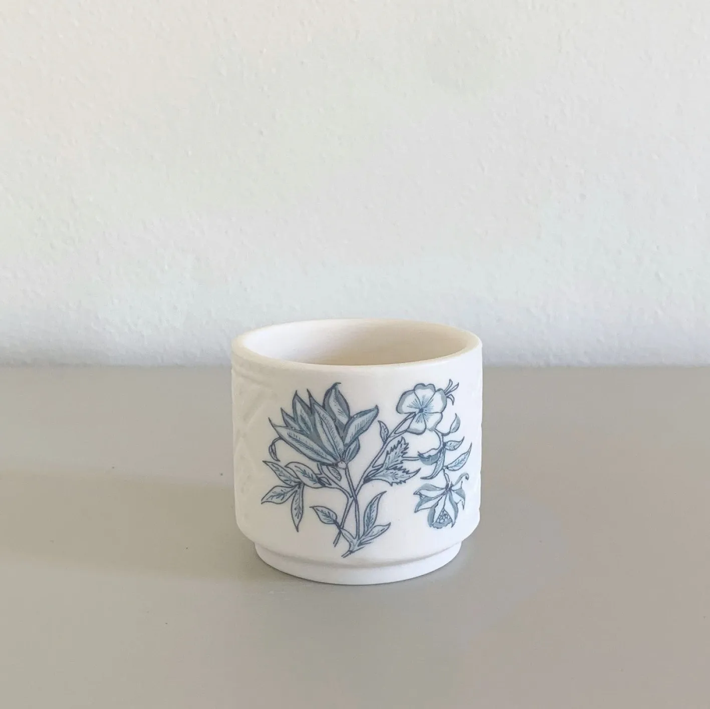 Alex Allday Azalea Ceramic Small Footed Tea Light Holder