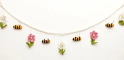 Amica Felt Bee and Daisy Garland