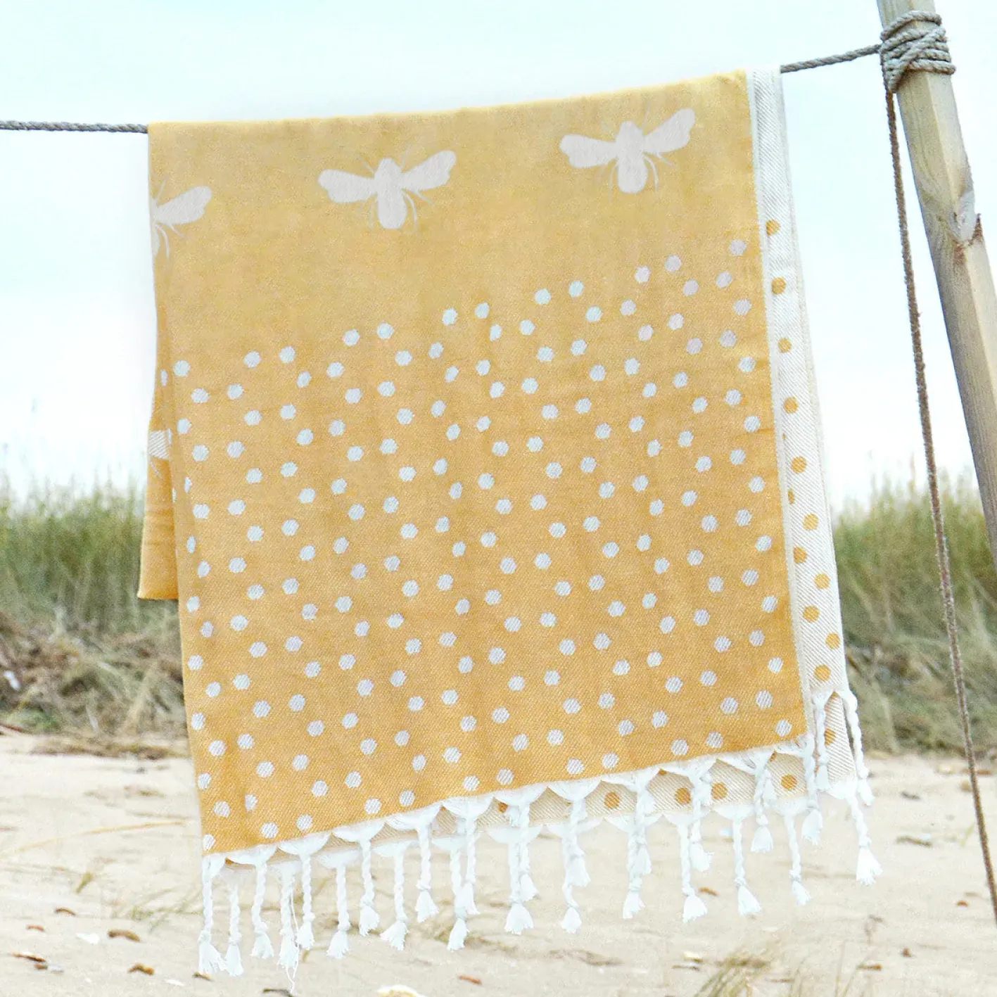 Sophie Allport Bees Hammam Towel