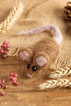 Hawthorn Handmade Brown Mouse Brooch Felting Kit