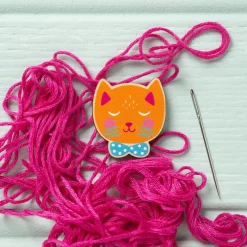 Hawthorn Handmade Cat Magnetic Needle Holder