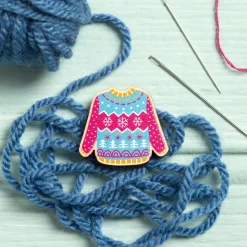 Hawthorn Handmade Christmas Jumper Magnetic Needle Holder