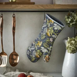 Ulster Weavers Finch & Flower  Gauntlet
