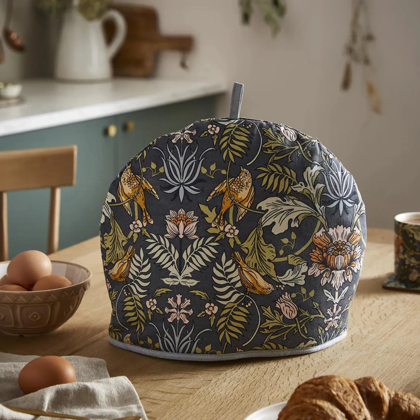 Ulster Weavers Finch & Flower Tea Cosy