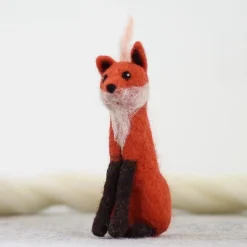 Hawthorn Handmade Fox Needle Felting Kit