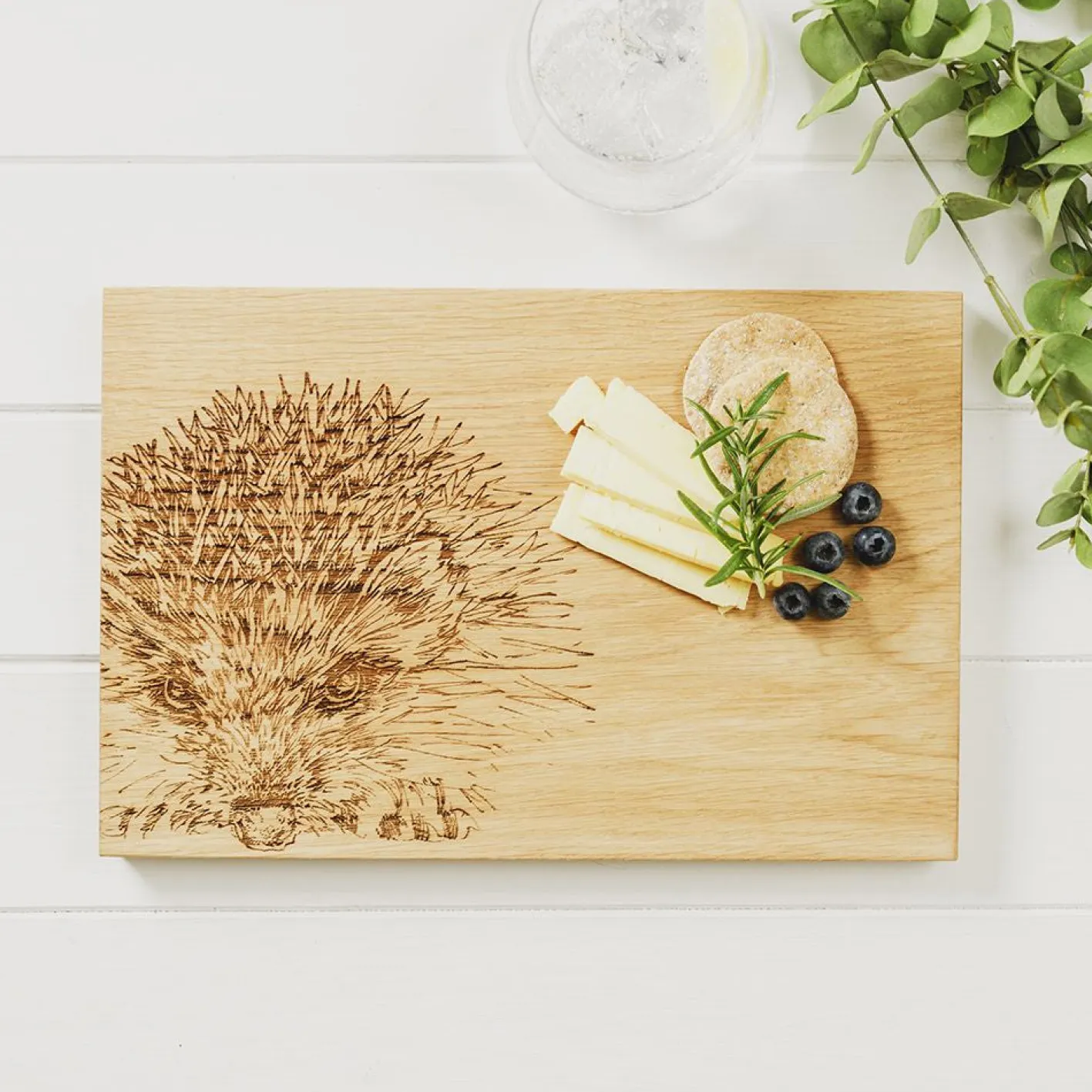 Selbrae Hedgehog Oak Serving Board 12in