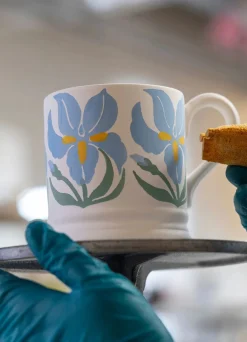 Emma Bridgewater Iris Hand-Stamped 1/2 Pint Mug