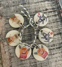 Emma Ball Kittens in Mittens Set of 6 Stitch Markers in a Tin