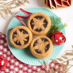 Hawthorn Handmade Mince Pies Mini Felting Kit