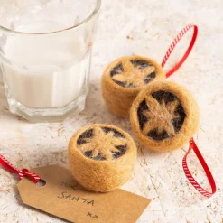 Hawthorn Handmade Mince Pies Mini Felting Kit