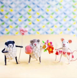Sew Heart Felt Mouse with Mum Bunting