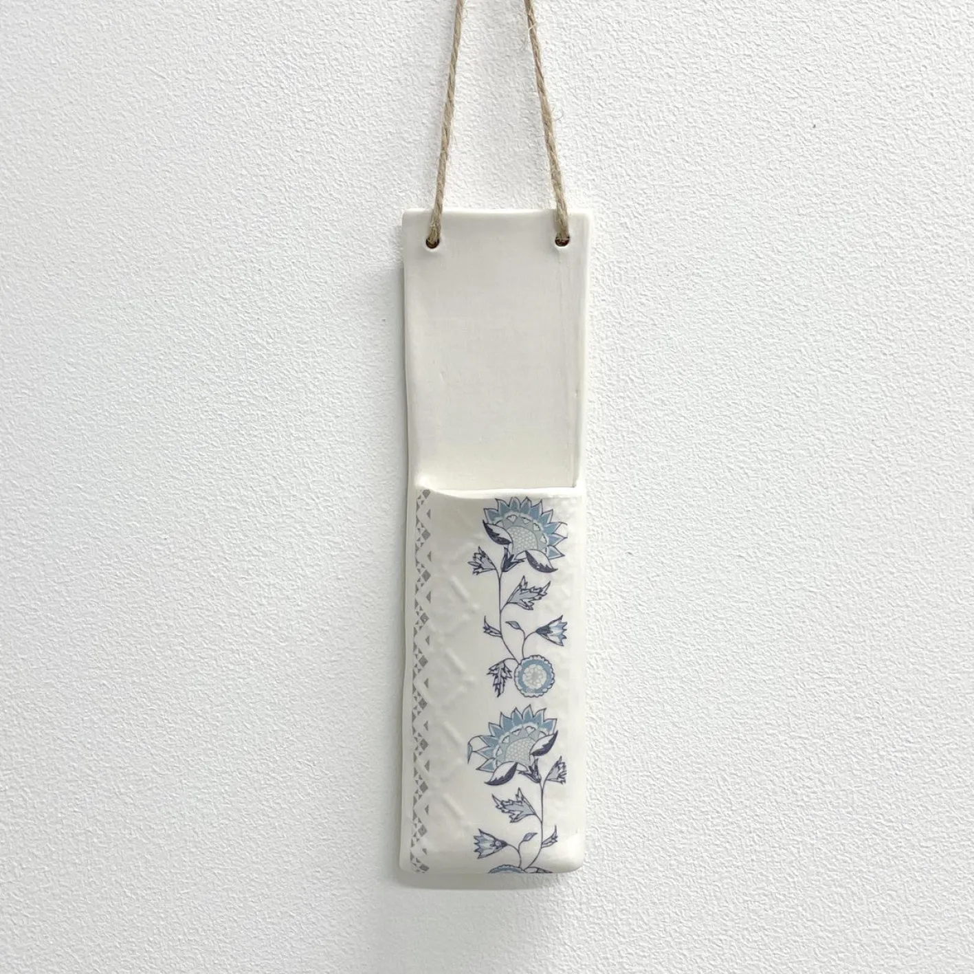 Alex Allday Narrow Hanging Planter Pocket - Jasmine