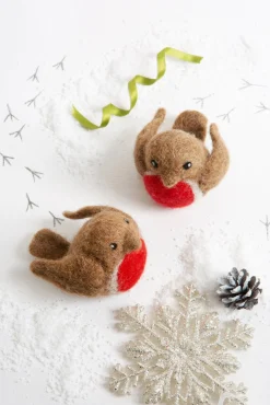 Hawthorn Handmade Robins Needle Felting Kit