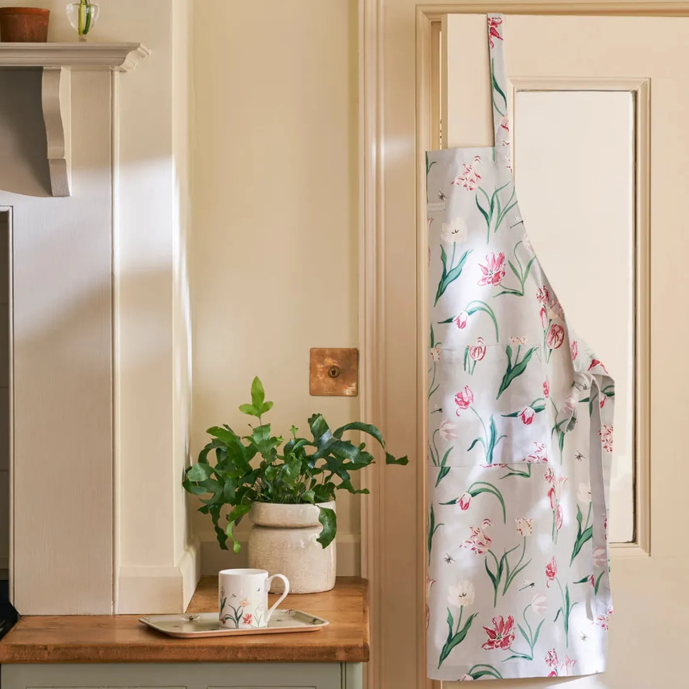 Sophie Allport Tulips Adult Apron