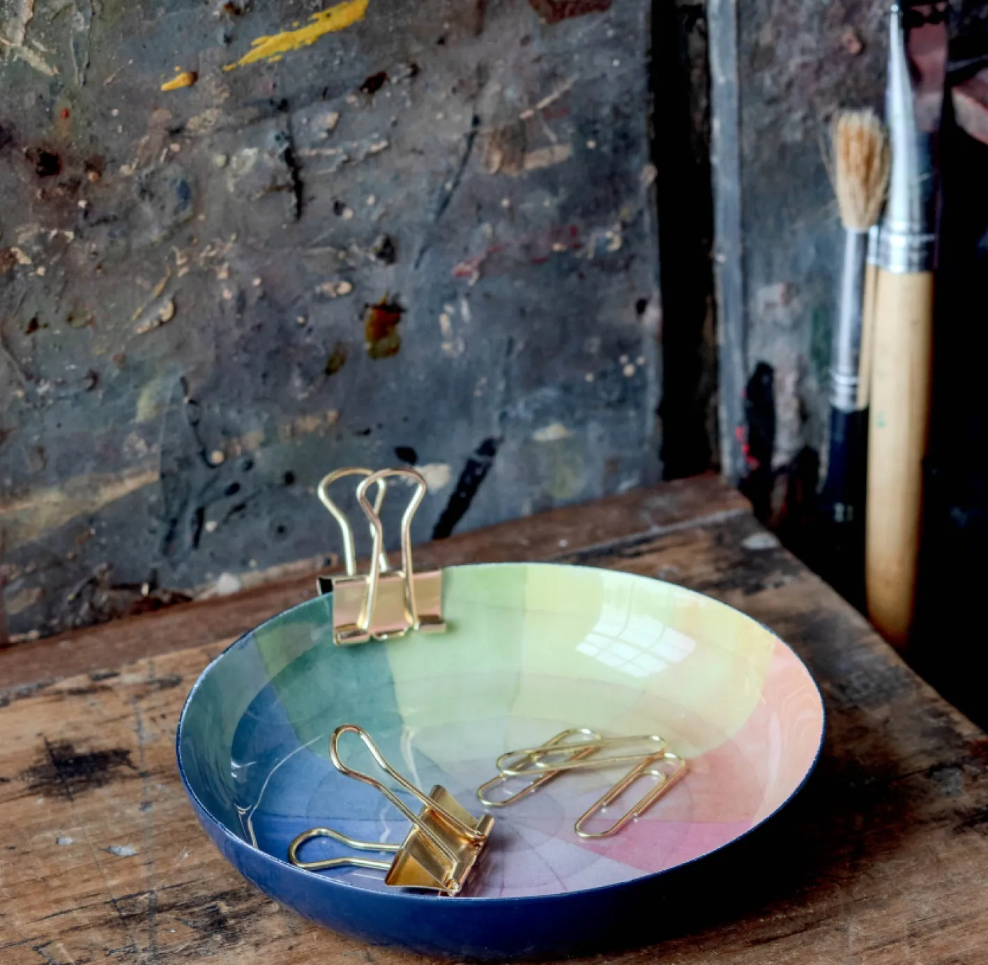 Roomytown Vintage Colour Wheel Round Enamel Printed Tray