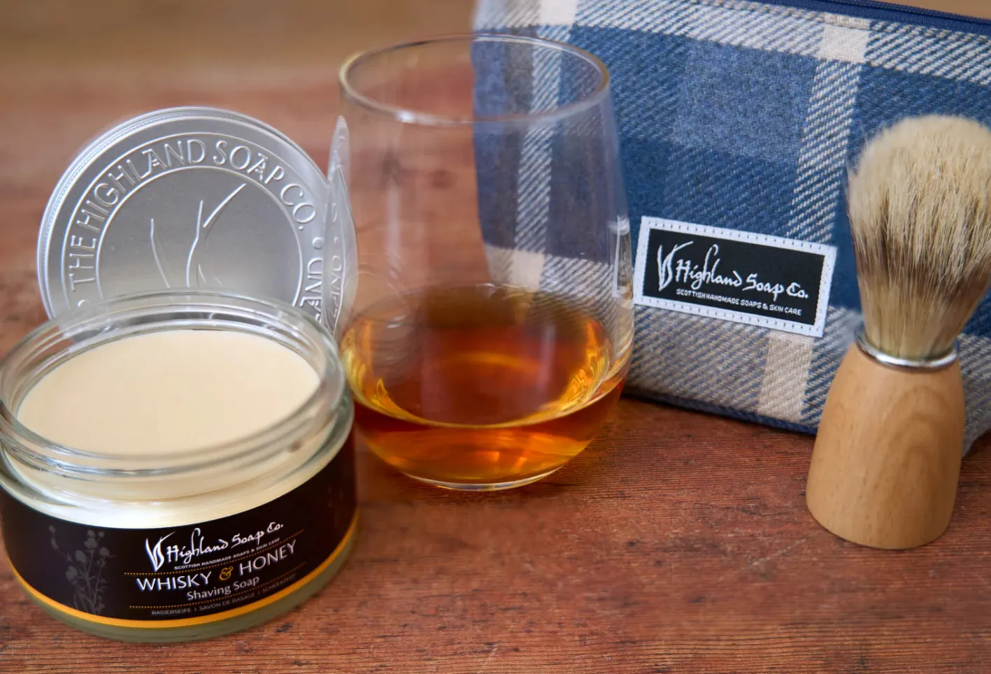 The Highland Soap Company Whisky & Honey Wash Bag & Shaving Kit