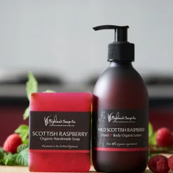 The Highland Soap Company Wild Scottish Raspberry Organic Aloe Vera Hand Wash