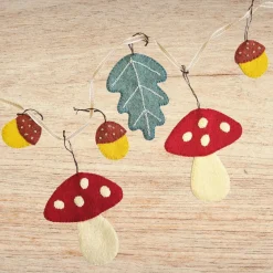 Corinne Lapierre Woodland Garland Wool Mix Felt Craft Kit